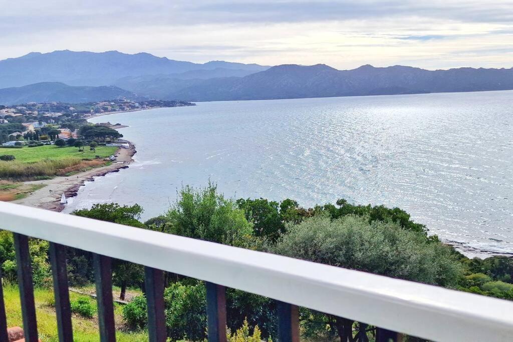 Appartement Sur La Baie De Saint Florent باتريمونيو المظهر الخارجي الصورة